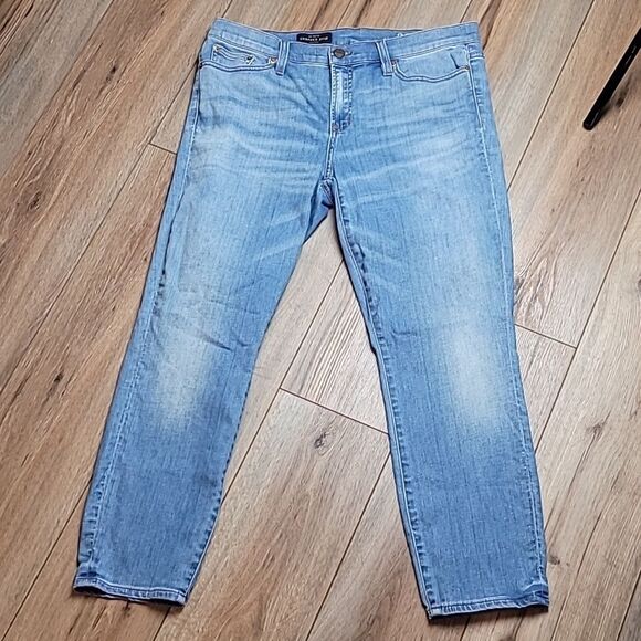 J. Crew Denim - J. Crew Cropped Reid Blue Denim Jeans Light Wash 5-pocket size 31 NWT crop